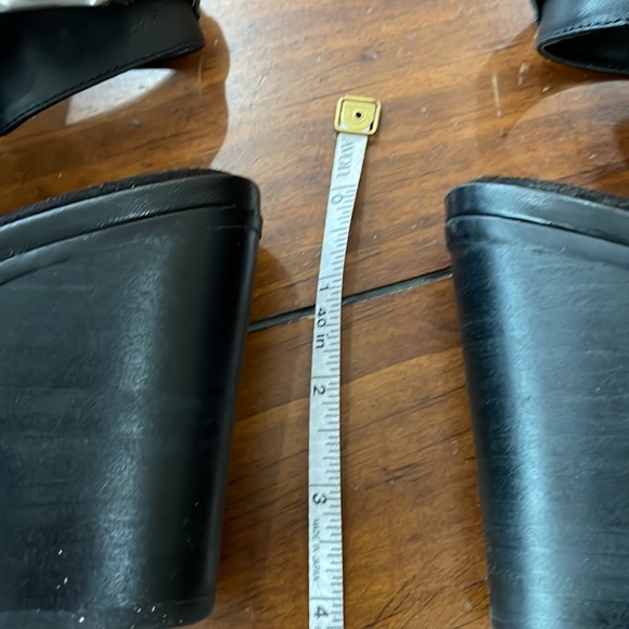 Aerosoles black leather heels (sz 7 1/2) - Picture 4 of 14